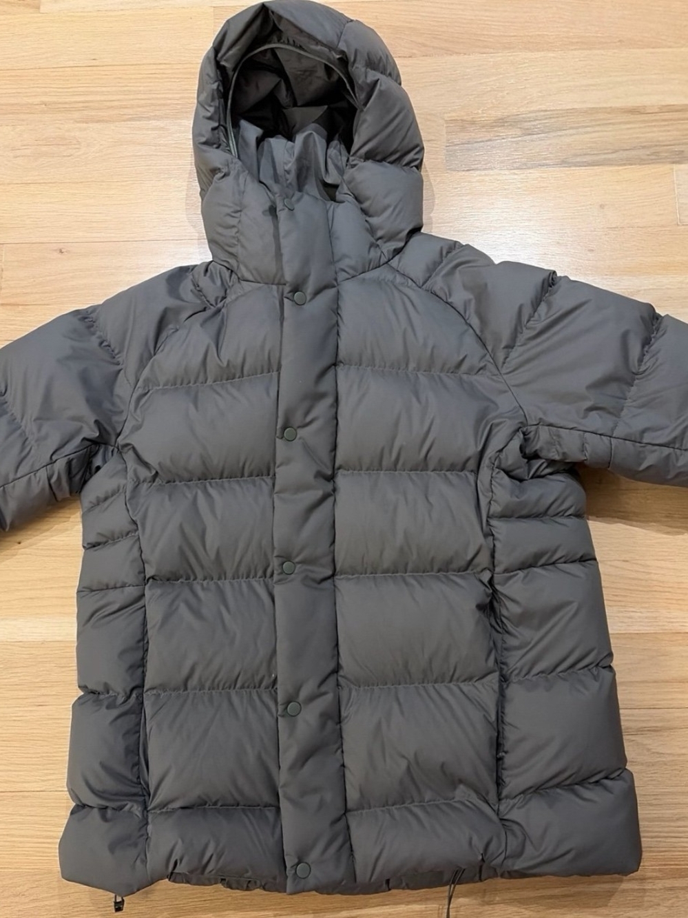 Wunder Puff Lululemon Down Jacket
Olive green